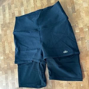 Alo Yoga biker shorts